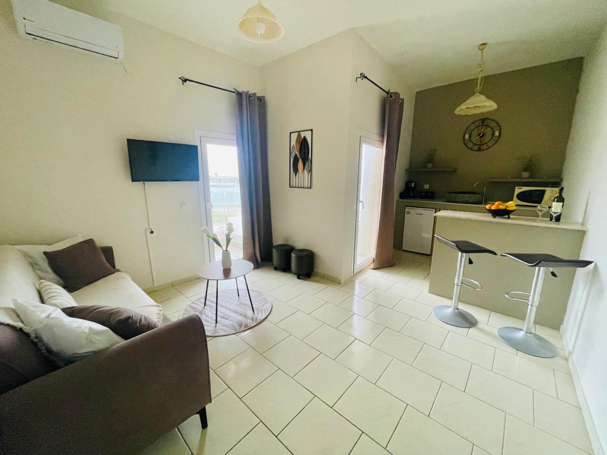 Sea View Apts & By Pachiplex *