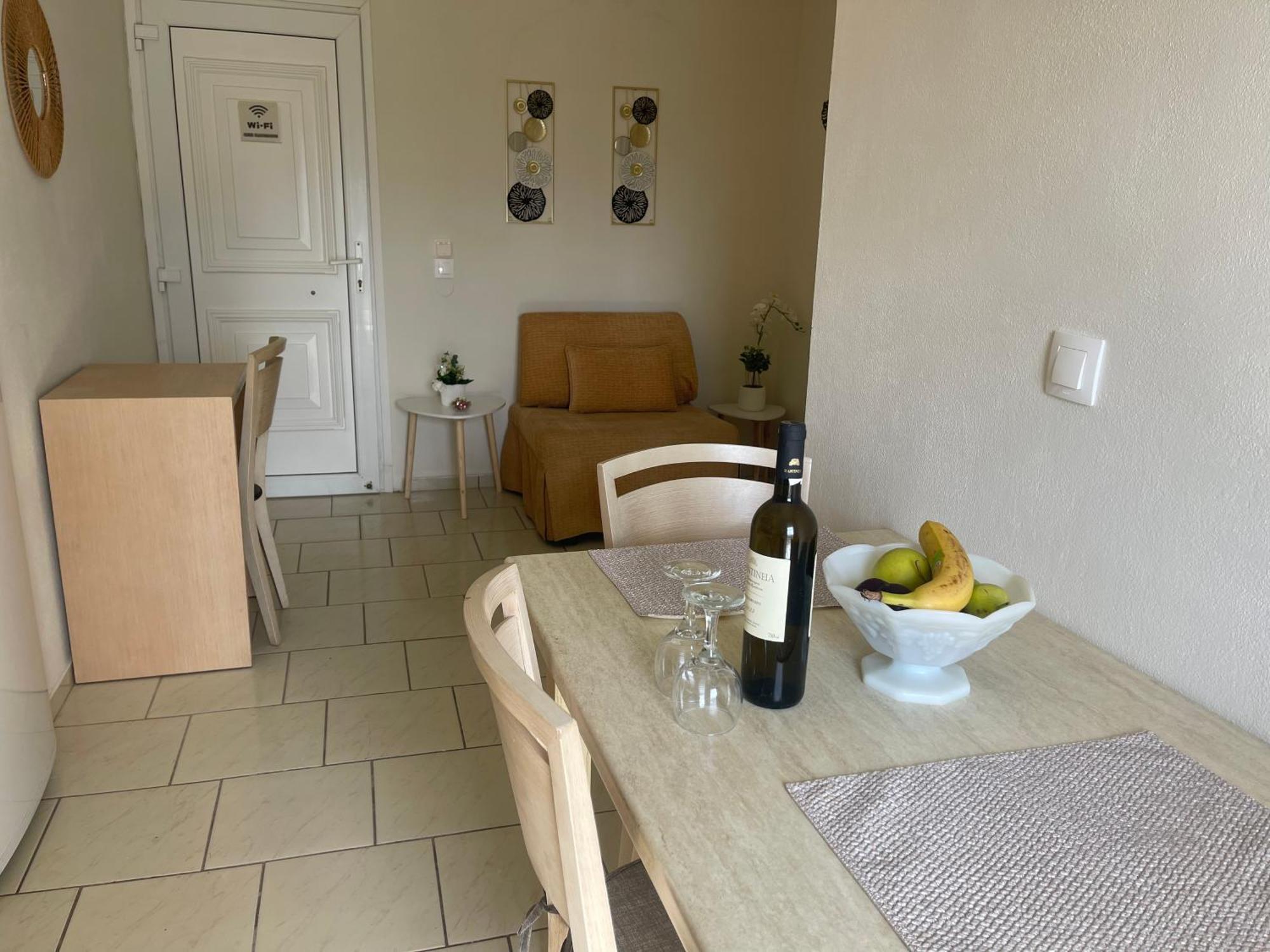 Sea View Apts & By Pachiplex * Malia (Crete)